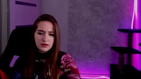 Sara online show from March 3, 8:38 pm