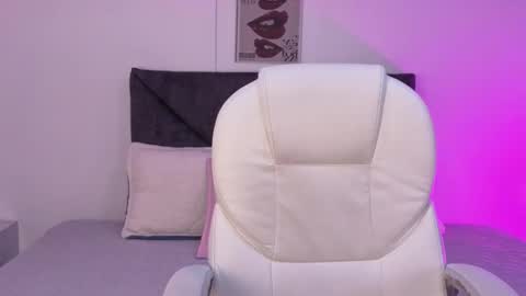 sara  online show from September 10, 1:56 pm