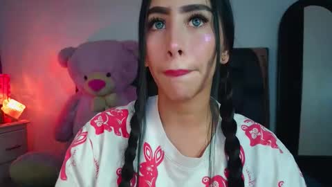 sara_stone03 online show from March 4, 5:48 am