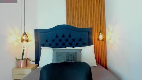 Snapshot of sara_stone17 chatting on September 9, 1:55 pm - online show from September 9, 1:55 pm