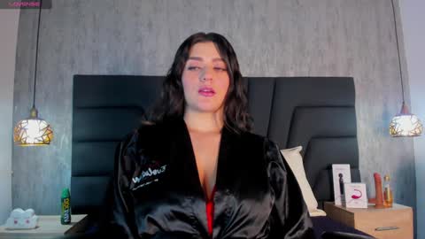Snapshot of sara_stone17 chatting on February 5, 11:23 am - online show from February 5, 11:23 am