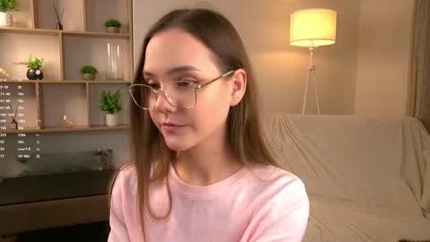 Im Sara  online show from December 22, 7:31 pm