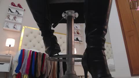 Saraa Gomez online show from October 16, 4:23 am