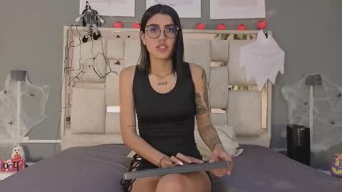 sara online show from October 17, 3:32 am