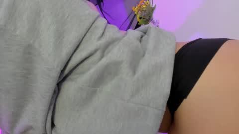 Sarah Ramirez online show from February 27, 11:48 pm