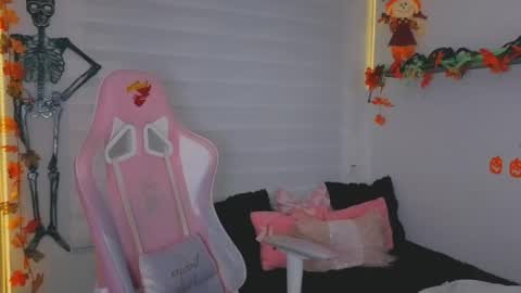 Sarah Ramirez online show from October 21, 3:33 am