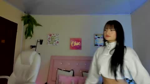 Sarah Ramirez online show from February 17, 2:38 pm