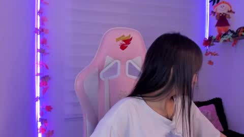 Sarah Ramirez online show from November 6, 3:09 am