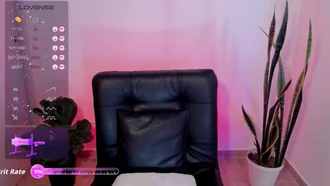 Snapshot of saraaisa chatting on October 23, 8:42 pm saraaisa online show from October 23, 8:42 pm