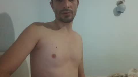 Snapshot of saraclit chatting on January 14, 12:11 am pass kika online show from January 14, 12:11 am