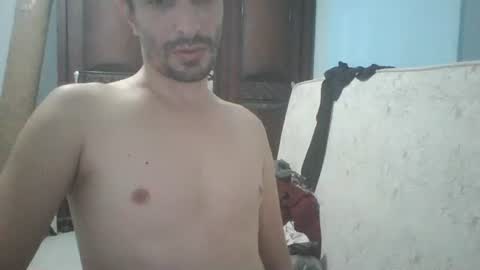Snapshot of saraclit chatting on January 28, 12:47 am pass kika online show from January 28, 12:47 am