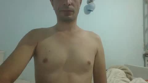 Snapshot of saraclit chatting on January 15, 9:51 pm pass kika online show from January 15, 9:51 pm
