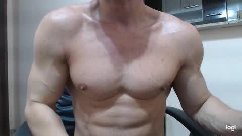 saradorj92 online show from December 10, 5:17 am