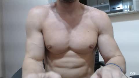 saradorj92 online show from December 12, 11:25 pm