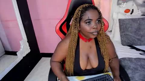 saradunss online show from October 31, 5:46 pm