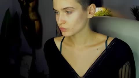 Sarah online show from November 11, 3:03 pm