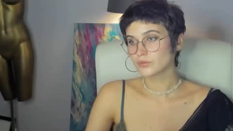 Sarah online show from September 18, 1:37 pm