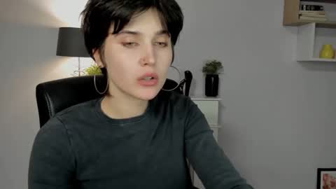 Sarah online show from May 14, 3:32 pm
