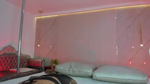 sarah online show from March 2, 3:22 am