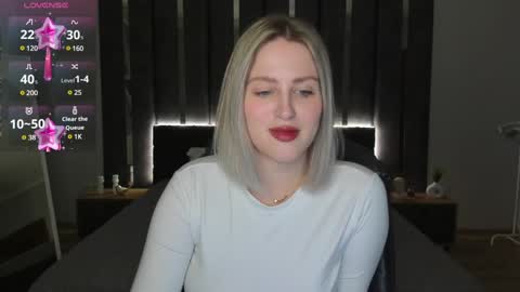 Sarah online show from February 4, 1:12 am
