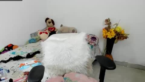 Sarah online show from February 4, 1:15 pm