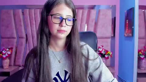 Sarah online show from December 6, 10:02 pm