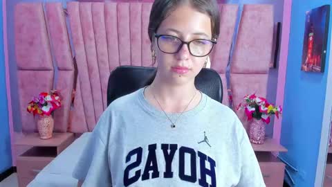 Sarah online show from February 28, 8:07 pm