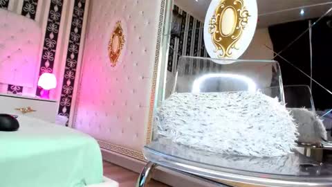 Sarah online show from November 11, 10:34 pm