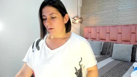 Sarah Deyvis online show from February 21, 7:32 pm