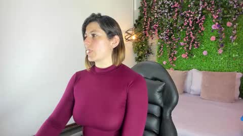 Sarah Deyvis online show from February 20, 2:52 pm