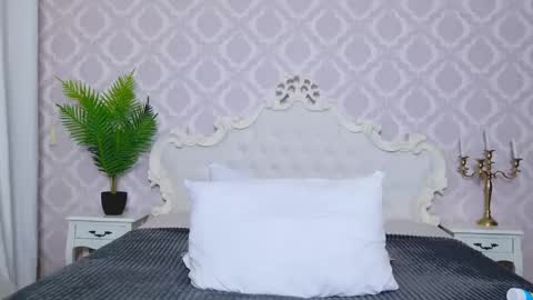 Snapshot of saraheshley chatting on February 23, 7:11 am SarahEshley online show from February 23, 7:11 am