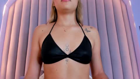 Sarah Evans online show from February 17, 10:38 pm