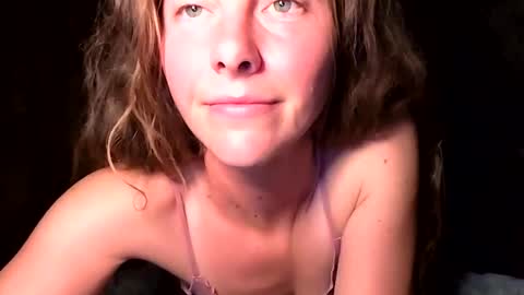 sarahlee262415 online show from May 7, 4:52 am
