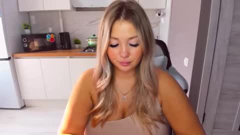 Sarah online show from September 19, 12:09 pm