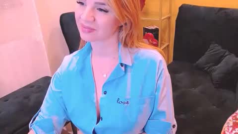 Sarah  Follow me  Thumb UP  online show from February 10, 1:11 pm