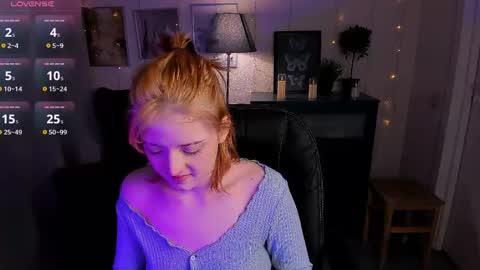 Sarah online show from April 11, 9:30 pm