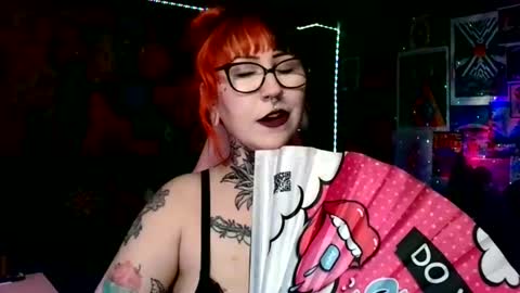 Sarah T online show from February 26, 9:33 am