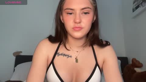 SarahxOliver online show from November 9, 3:15 pm