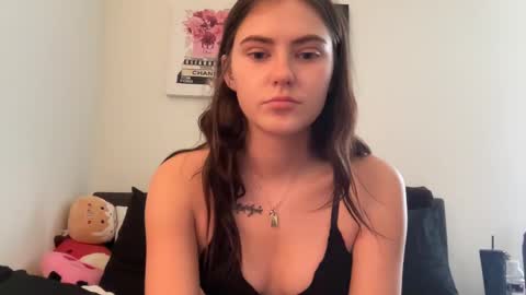 Snapshot of sarahxaoliver1 chatting on January 14, 6:49 pm SarahxOliver online show from January 14, 6:49 pm