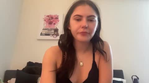 Snapshot of sarahxaoliver1 chatting on December 31, 3:42 pm SarahxOliver online show from December 31, 3:42 pm
