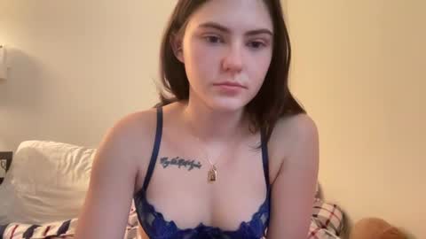 Snapshot of sarahxaoliver1 chatting on December 9, 3:54 pm SarahxOliver online show from December 9, 3:54 pm