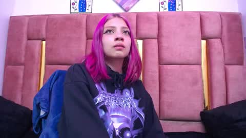 Snapshot of sarai_petite_ chatting on December 21, 11:22 am SARAI online show from December 21, 11:22 am