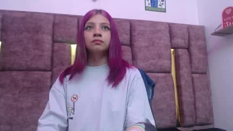 Snapshot of sarai_petite_ chatting on December 11, 5:03 pm SARAI online show from December 11, 5:03 pm