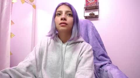 Snapshot of sarai_petite_ chatting on February 23, 5:56 am SARAI online show from February 23, 5:56 am