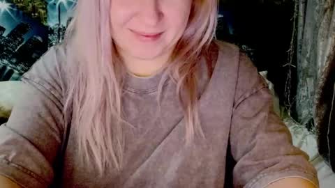 Snapshot of sarakatherin chatting on December 28, 8:36 pm Sara online show from December 28, 8:36 pm