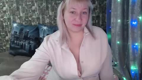 Snapshot of sarakatherin chatting on February 17, 6:28 pm Sara online show from February 17, 6:28 pm
