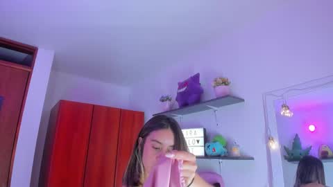 Snapshot of saralolo420 chatting on January 29, 12:01 am sara online show from January 29, 12:01 am