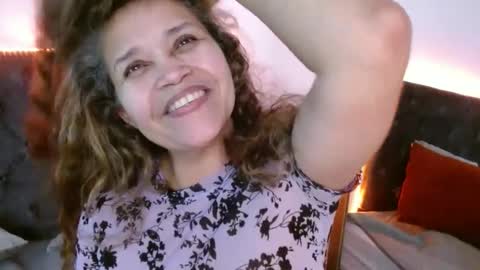 Snapshot of saralove2 chatting on September 19, 10:02 pm sara online show from September 19, 10:02 pm
