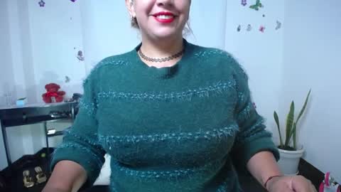 Saraloves online show from January 29, 12:24 pm