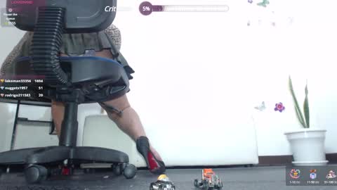 Saraloves online show from February 18, 2:59 pm